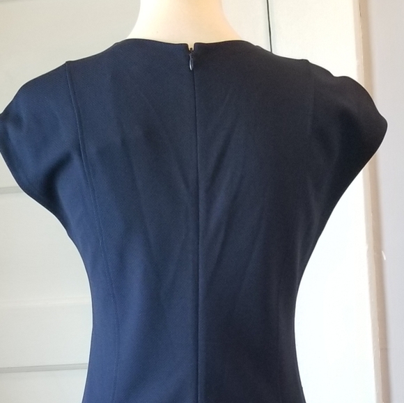 Theory Onine Navy Oxford Knit Sheath Dress, Size 6 - Picture 8 of 12